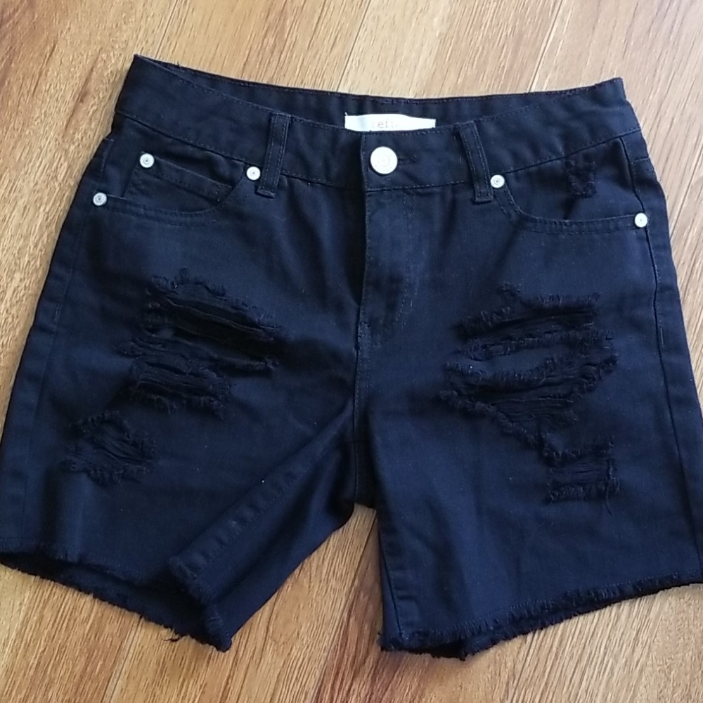 Refuge black distress shorts